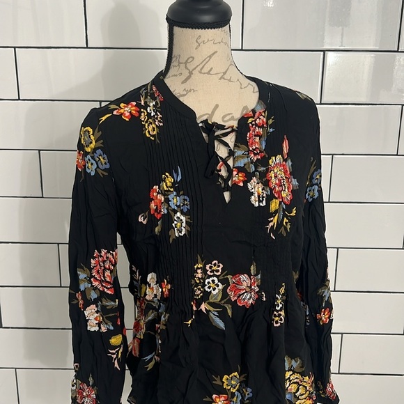 Old Navy Medium Black Floral Blouse Long Sleeve - Picture 2 of 7